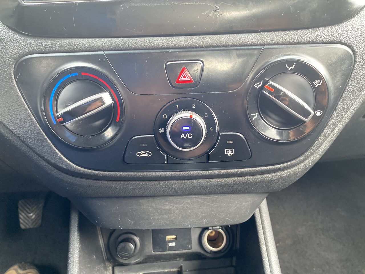 HYUNDAI - 28