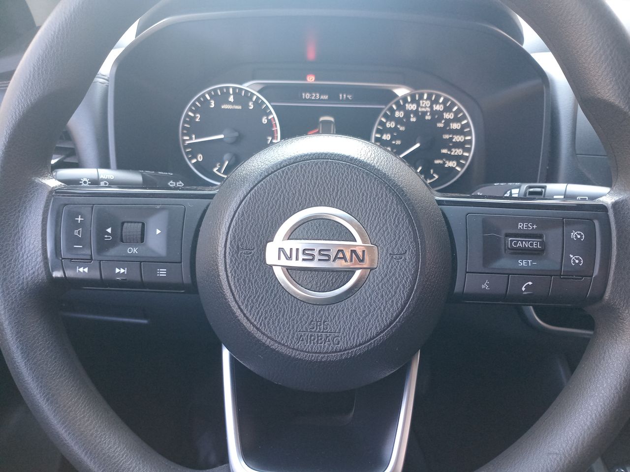 NISSAN - 23