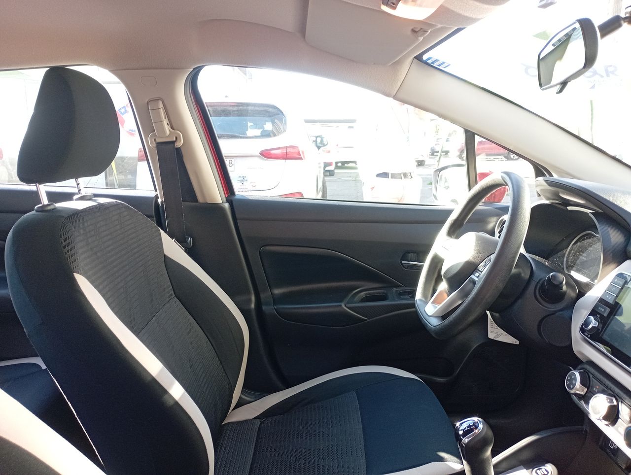 NISSAN - 16