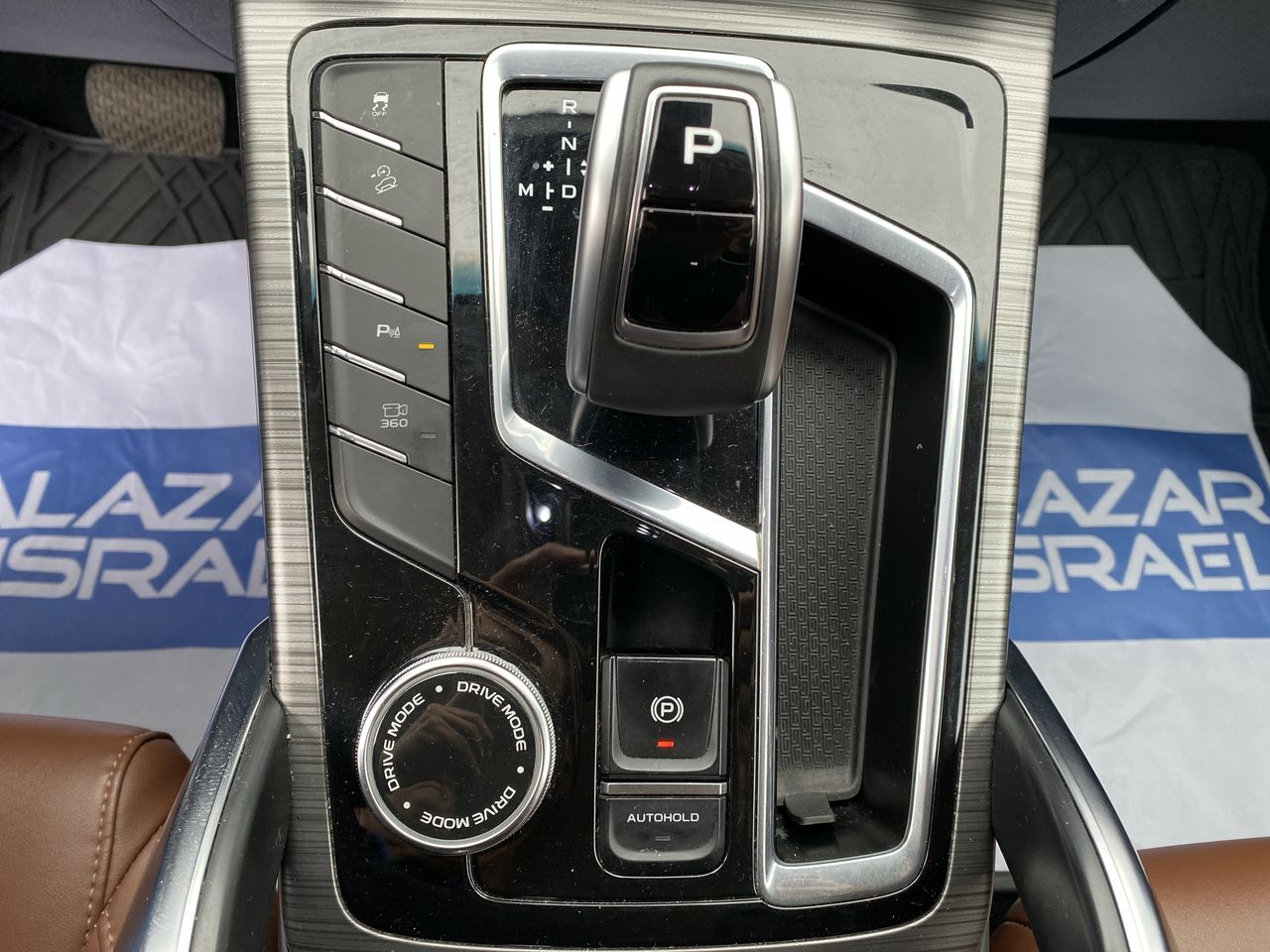 Geely Azkarra — foto 23 de 28