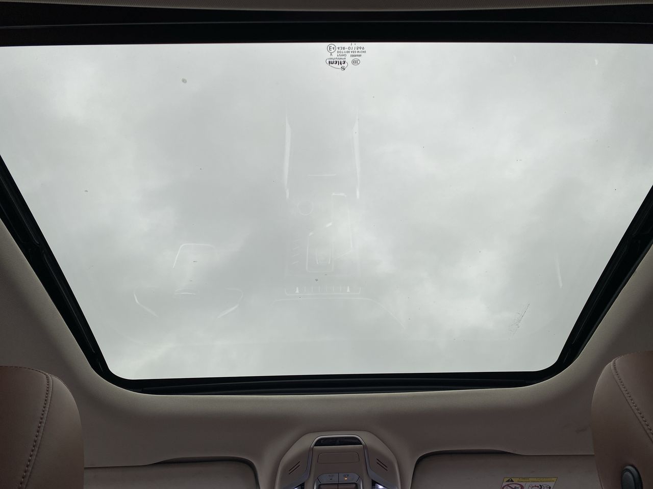 Geely Azkarra — foto 25 de 28