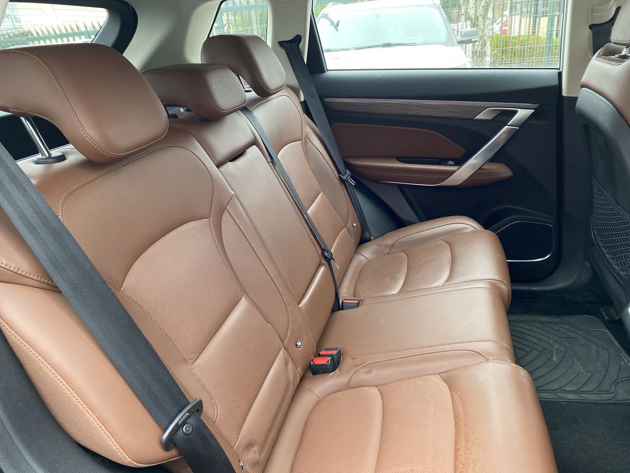 Geely Azkarra — foto 27 de 28