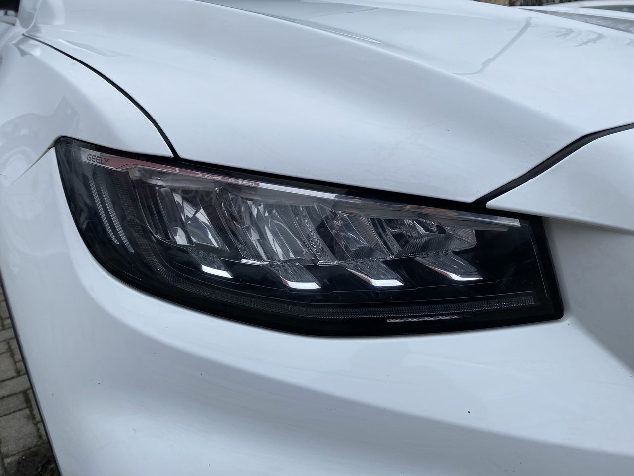 Geely Azkarra — foto 11 de 28