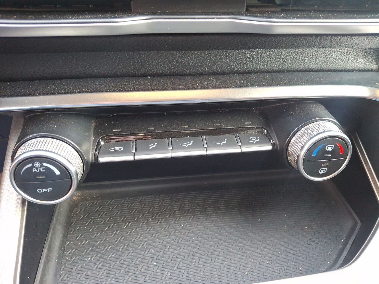 GEELY - 22