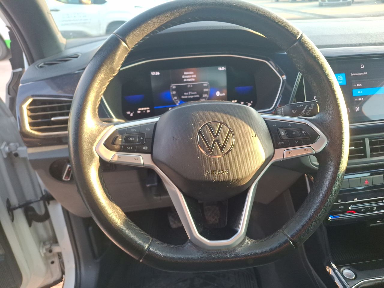 VOLKSWAGEN - 23