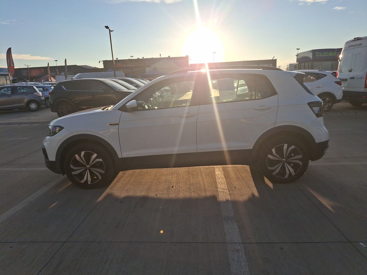 VOLKSWAGEN - 4