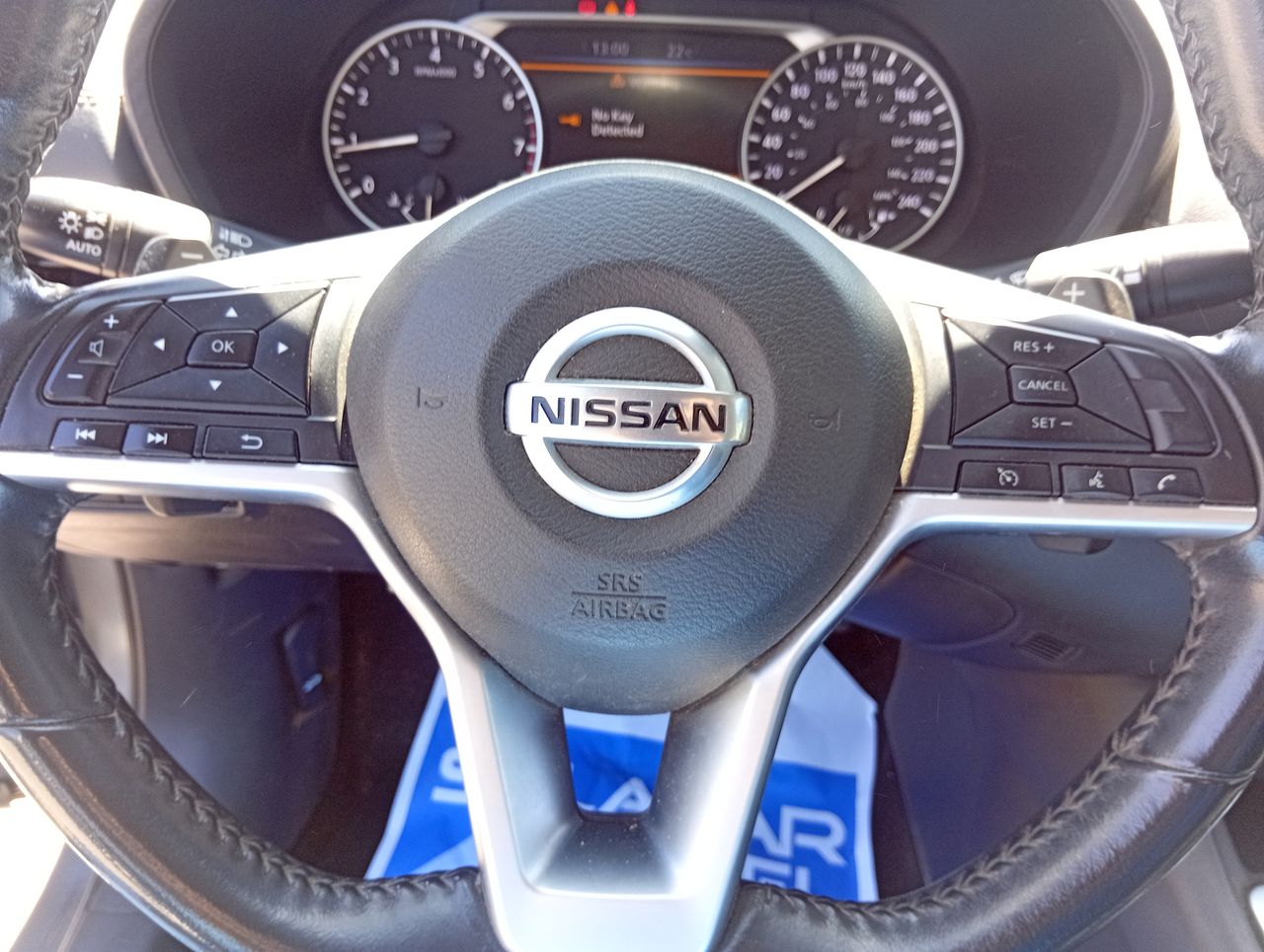 NISSAN - 24