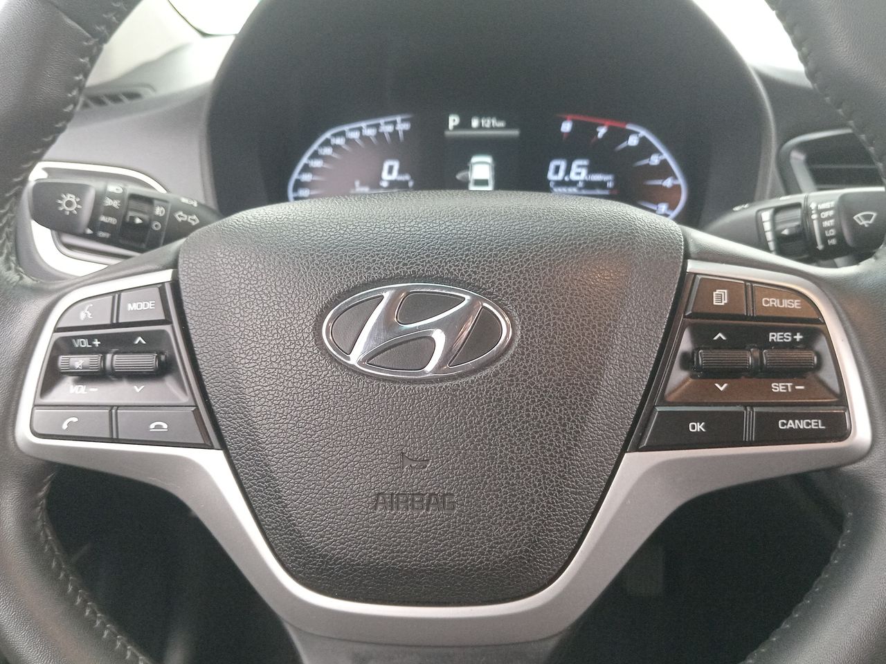 HYUNDAI - 27