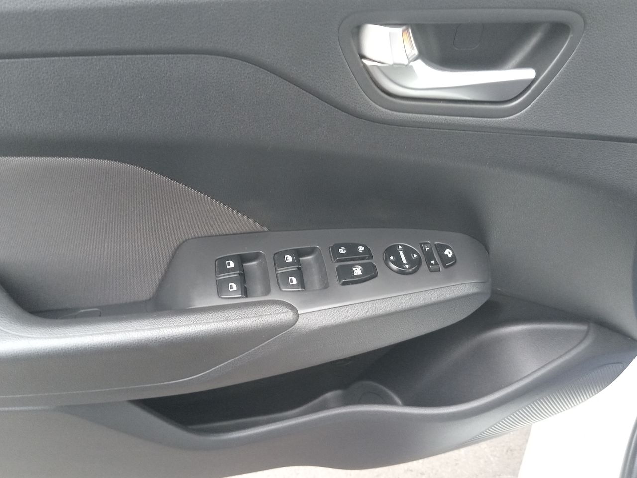 HYUNDAI - 23