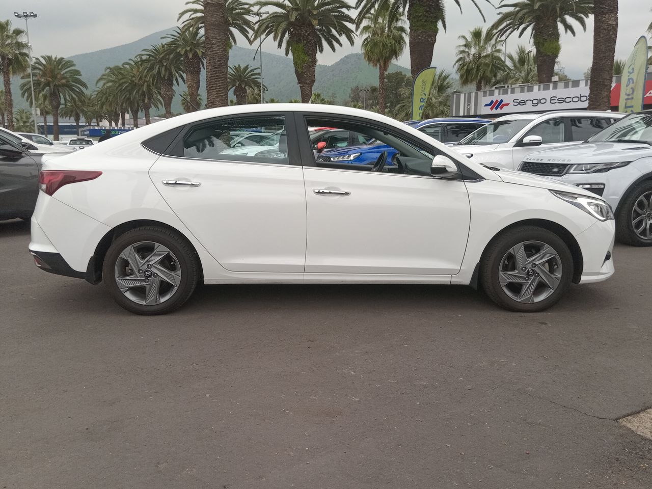 HYUNDAI - 8