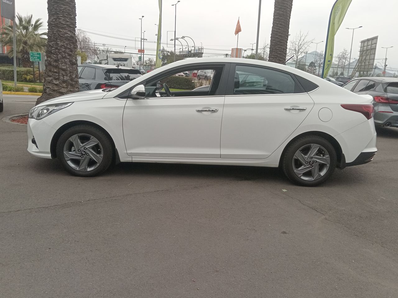 HYUNDAI - 4