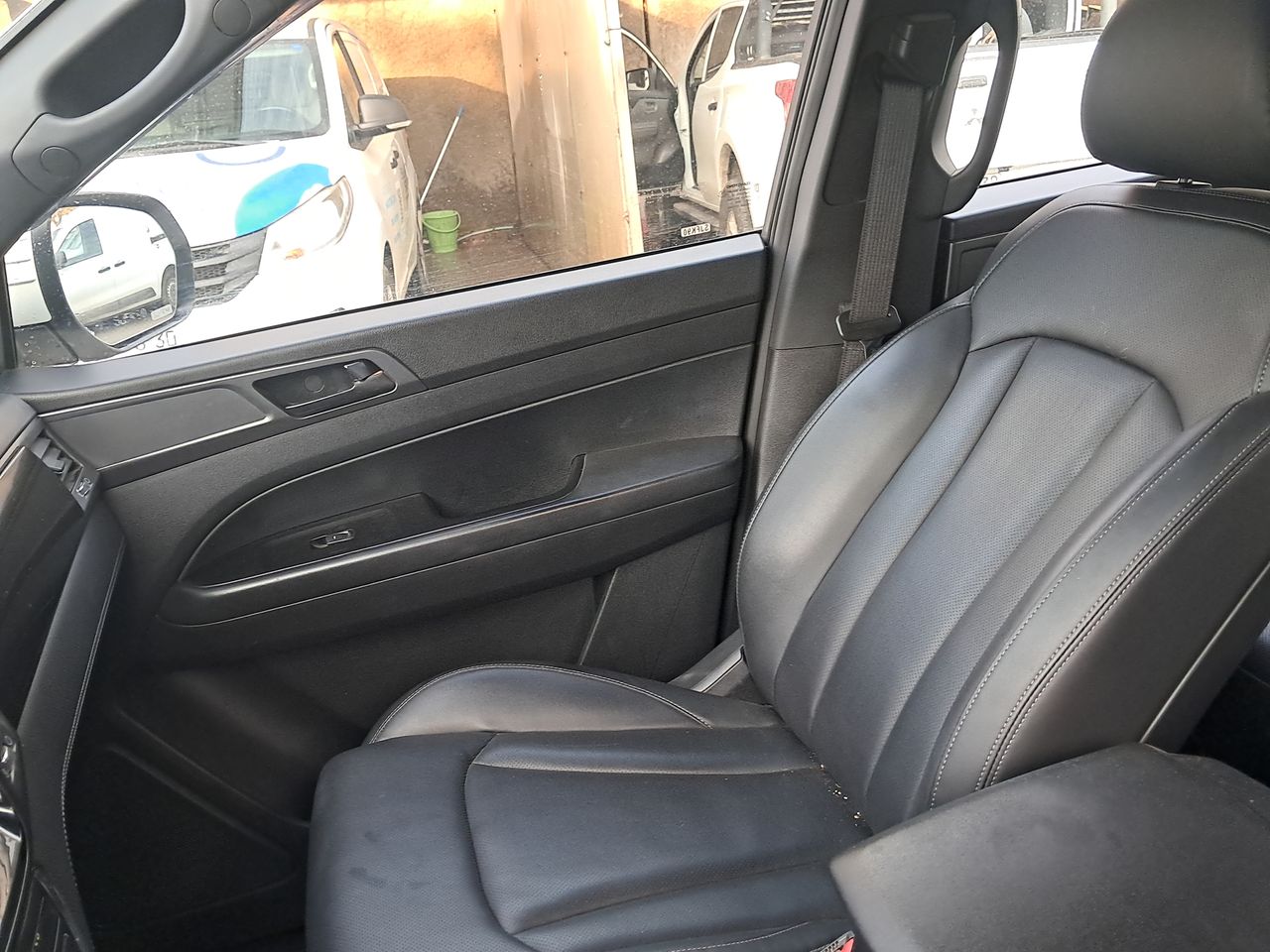 SSANGYONG - 32