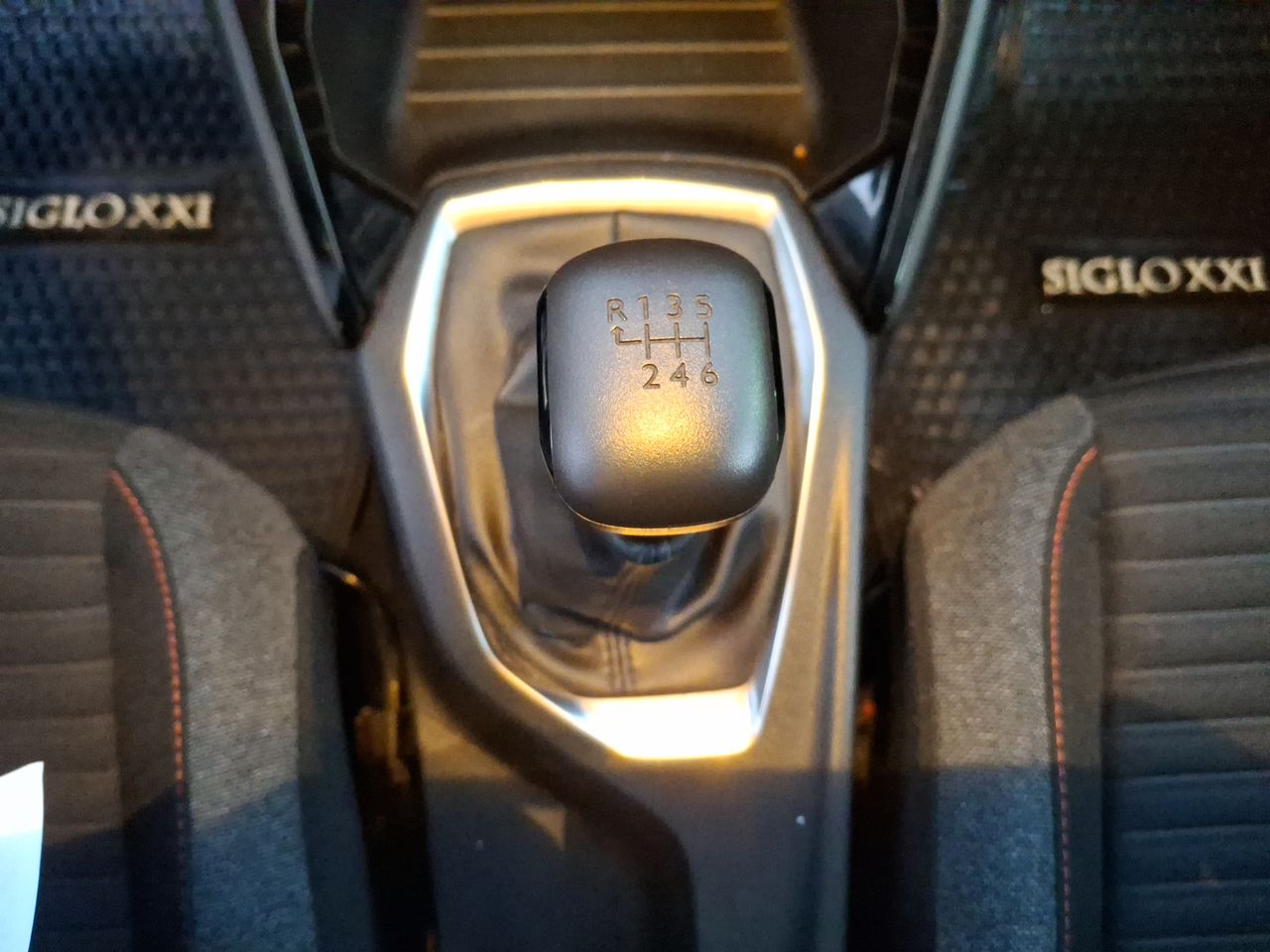 PEUGEOT - 30