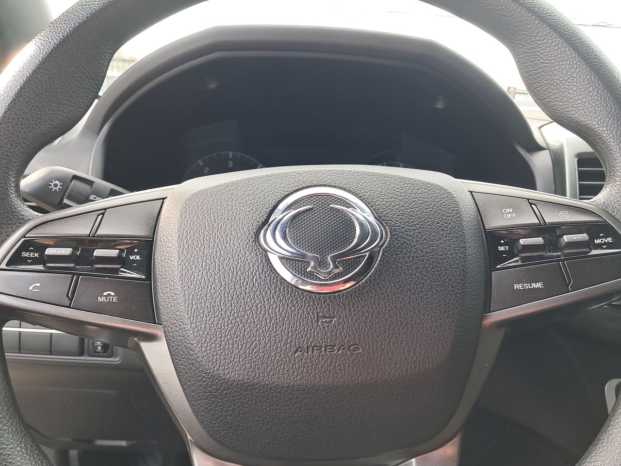 SSANGYONG - 26