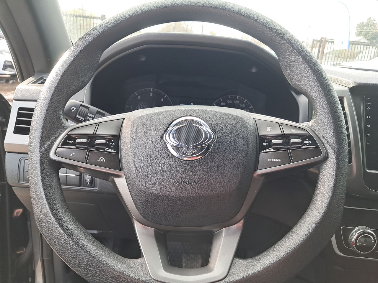 SSANGYONG - 25