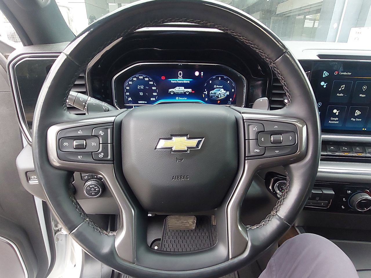 Chevrolet Silverado — foto 17 de 31