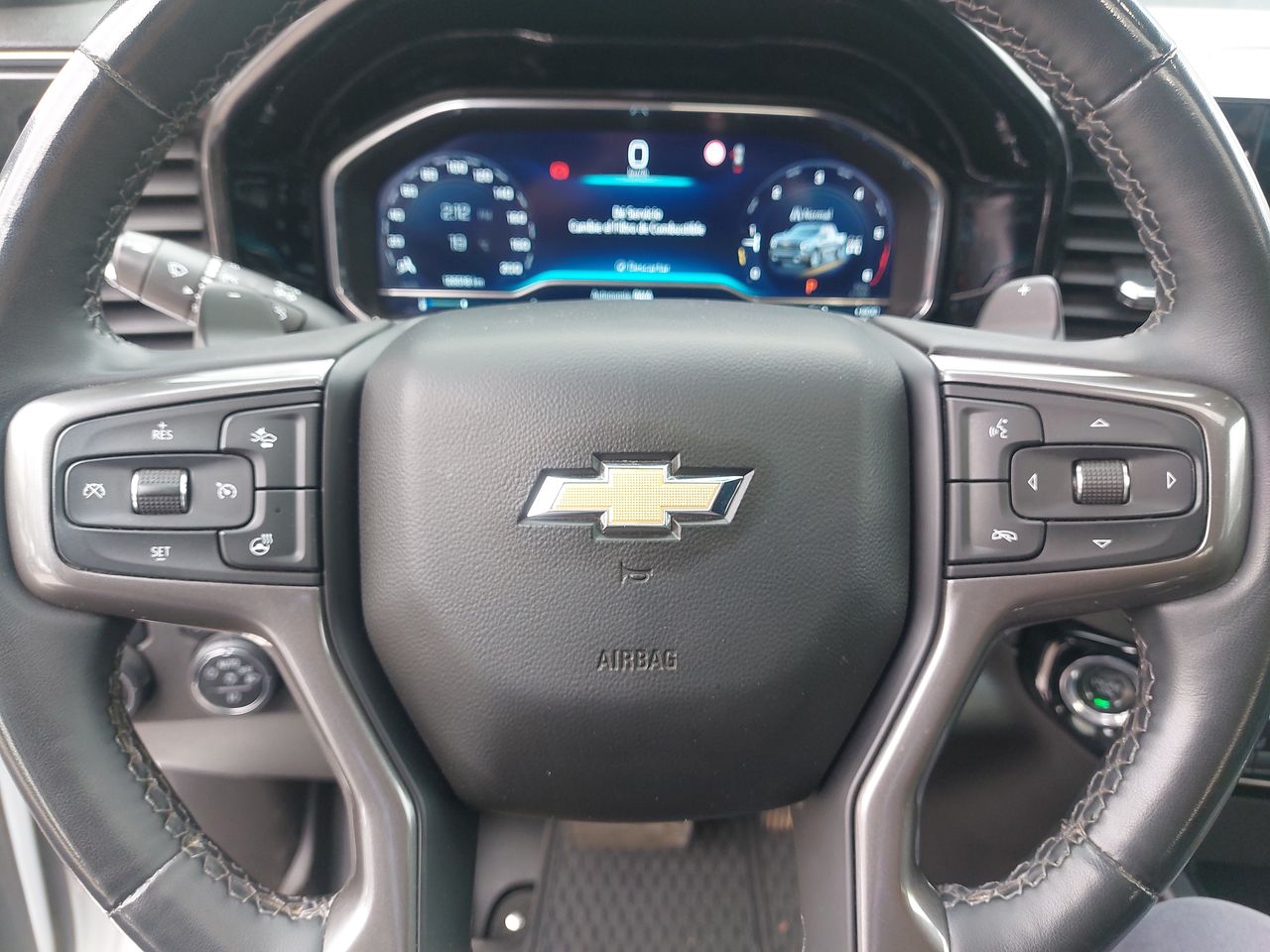 Chevrolet Silverado — foto 18 de 31