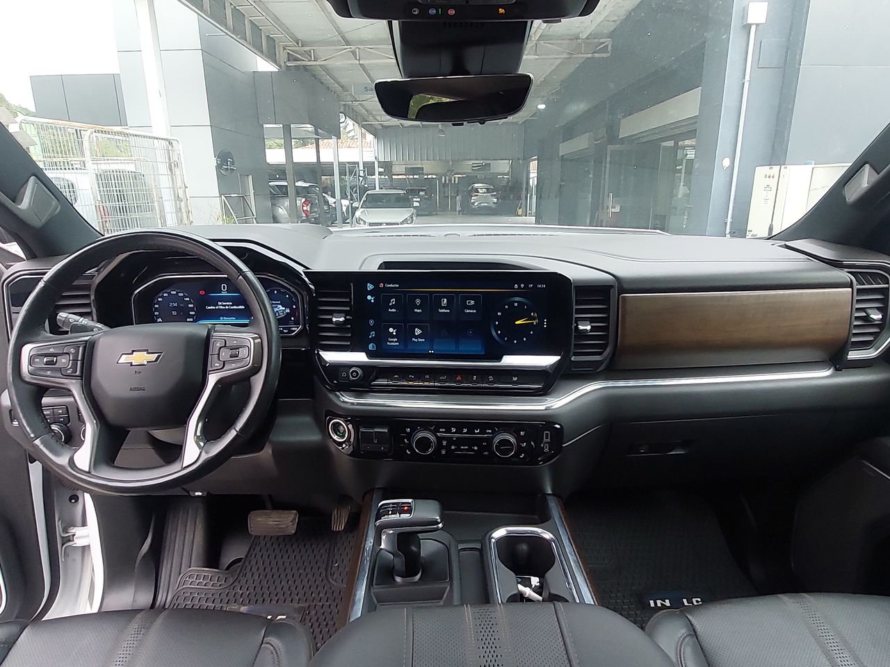 Chevrolet Silverado — foto 24 de 31