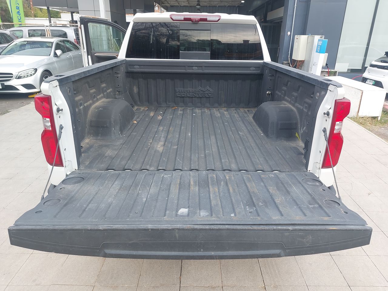 Chevrolet Silverado — foto 13 de 31