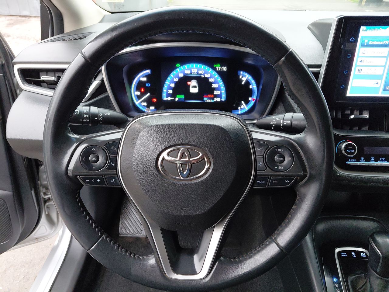 Toyota Corolla — foto 17 de 28