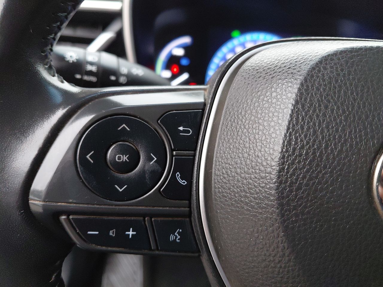 Toyota Corolla — foto 18 de 28