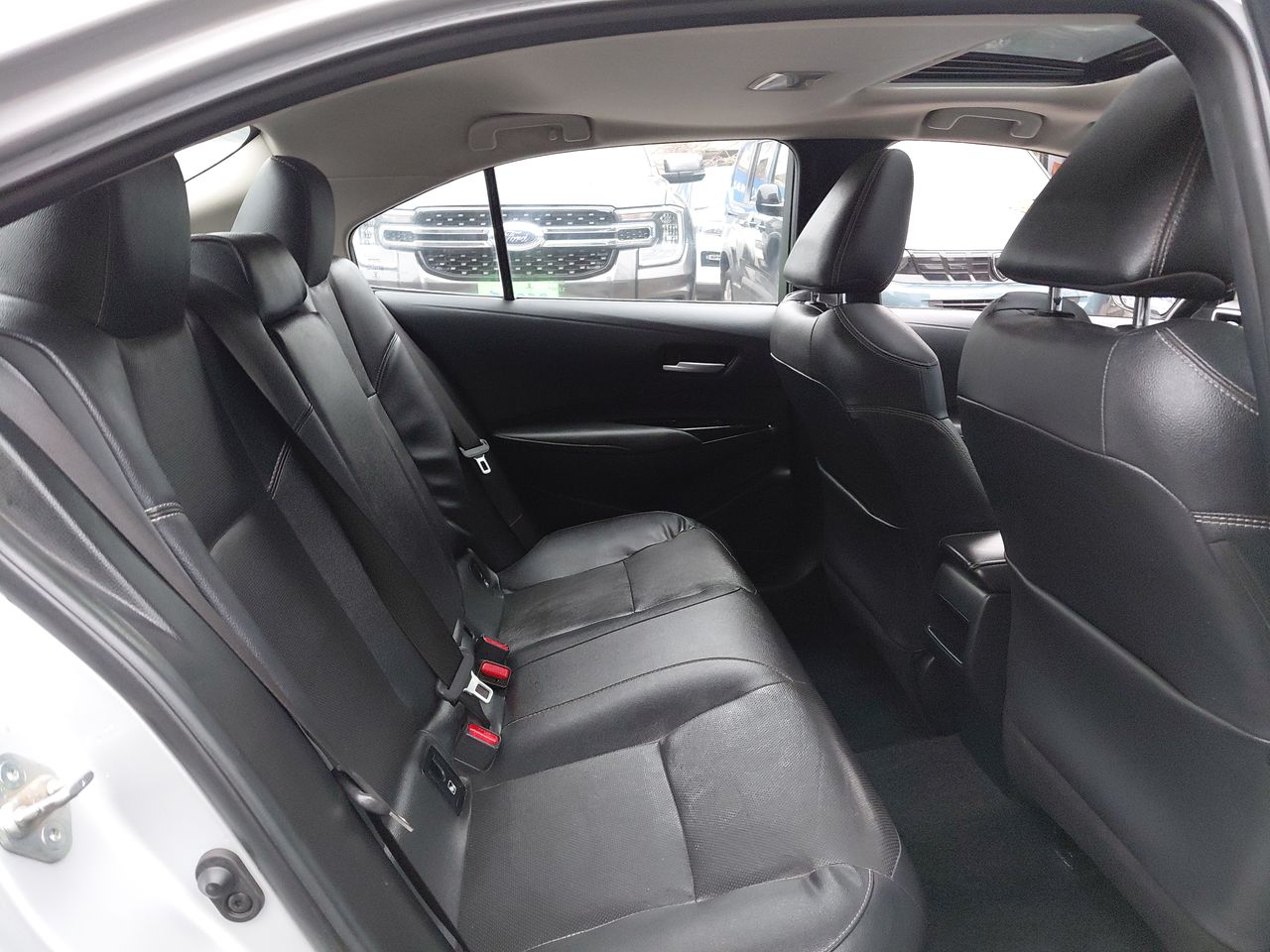 Toyota Corolla — foto 27 de 28