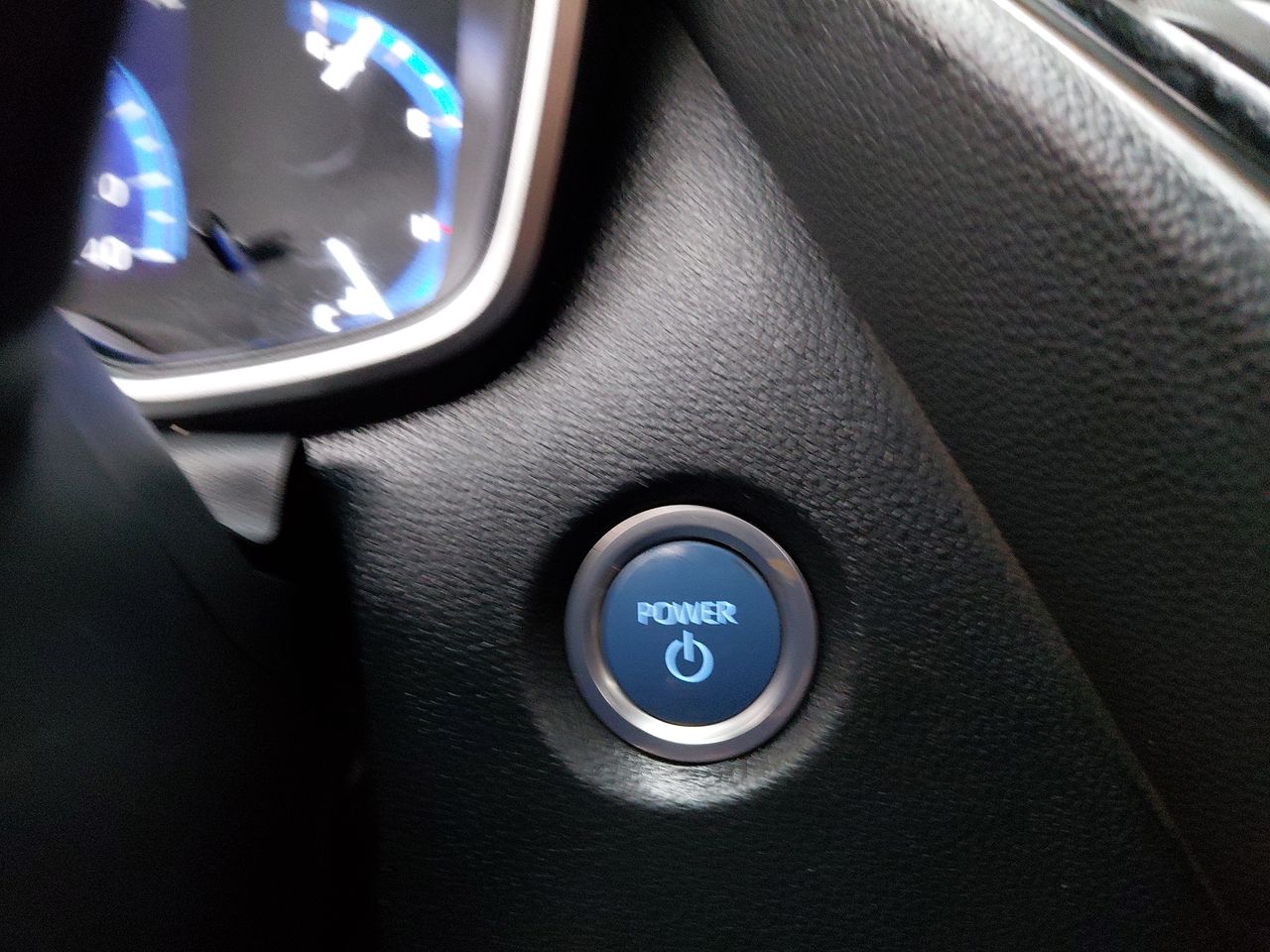 Toyota Corolla — foto 28 de 28