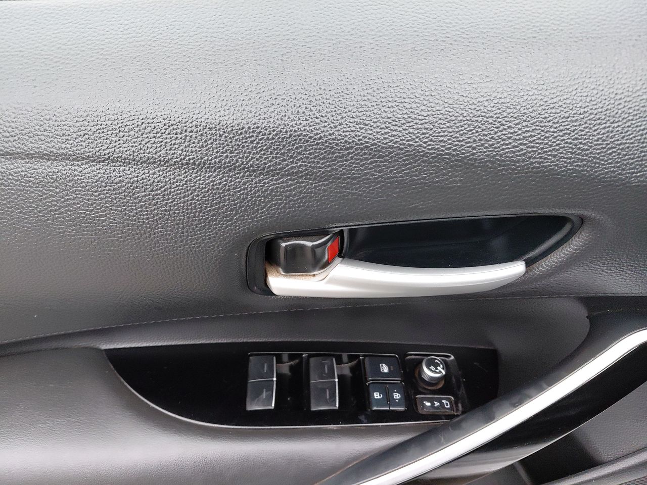 Toyota Corolla — foto 14 de 28