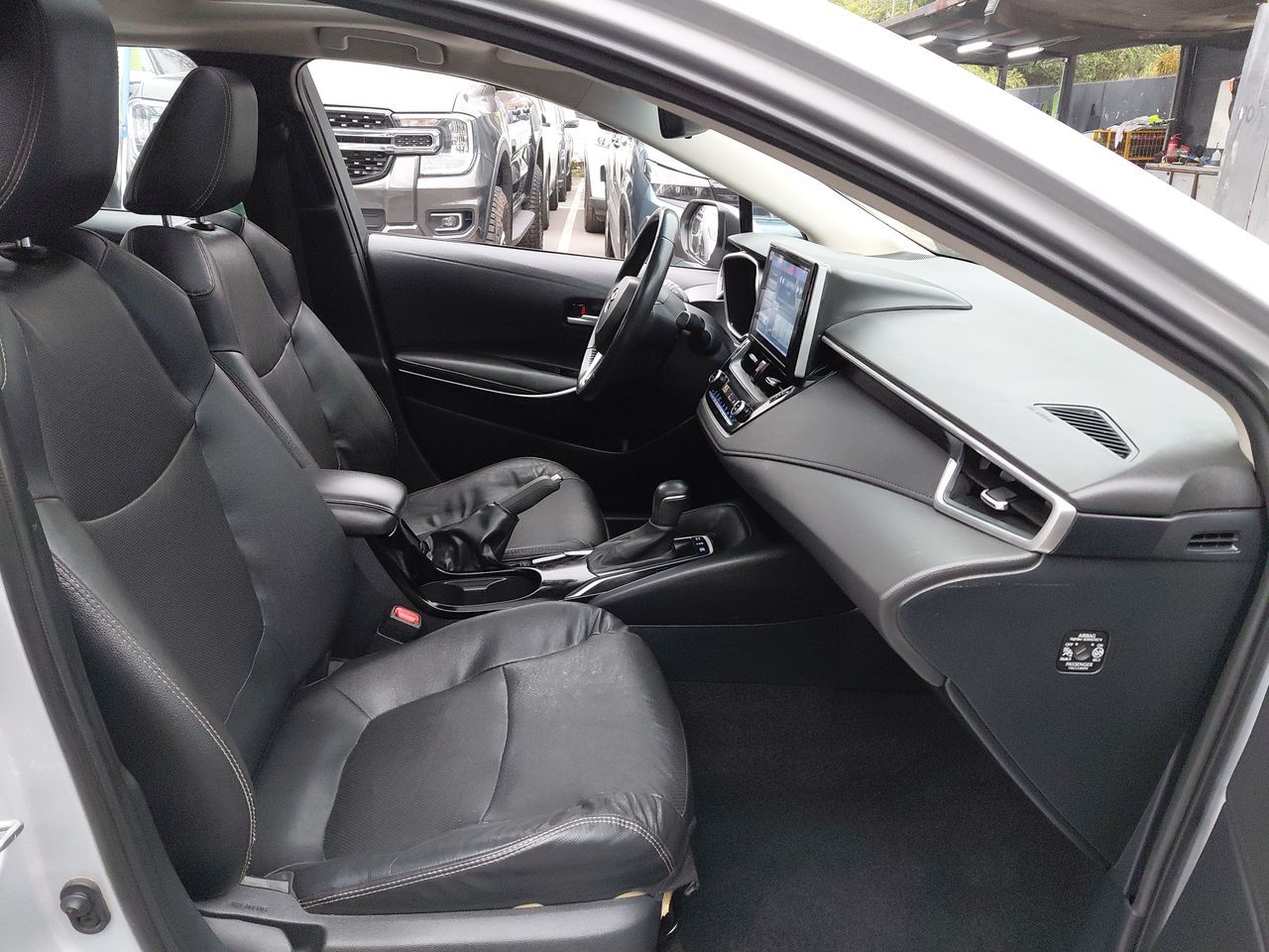 Toyota Corolla — foto 3 de 28