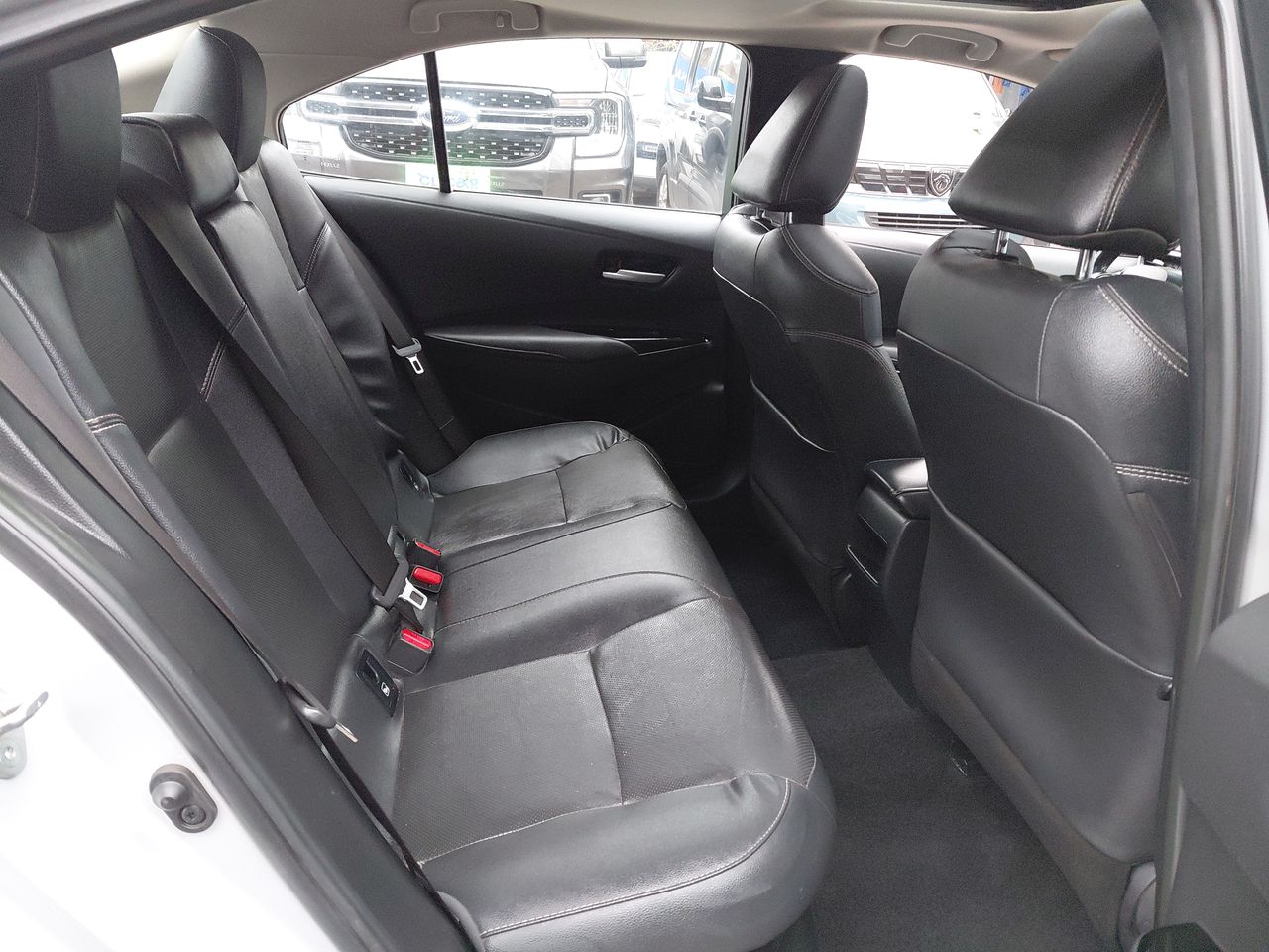 Toyota Corolla — foto 4 de 28