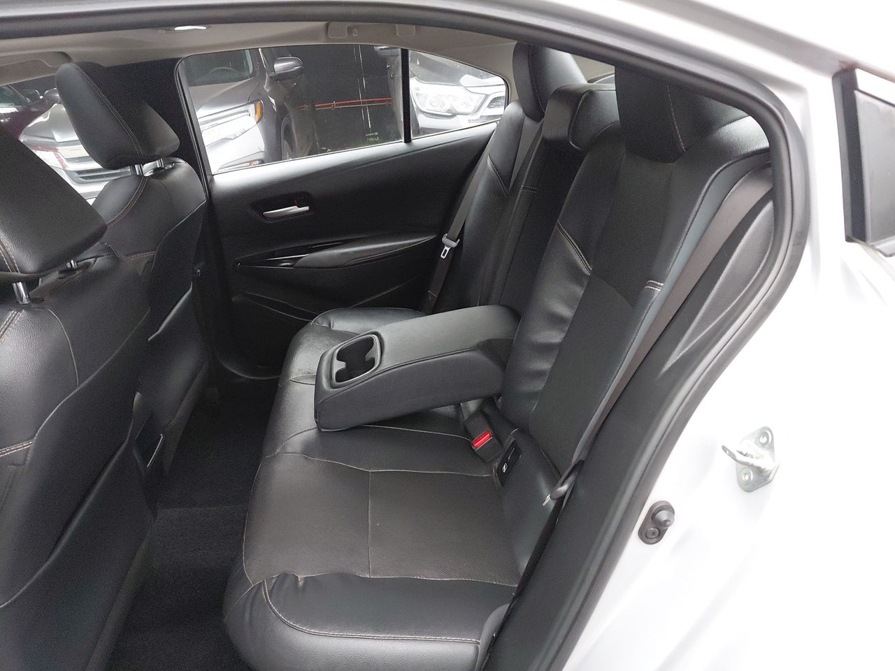 Toyota Corolla — foto 5 de 28
