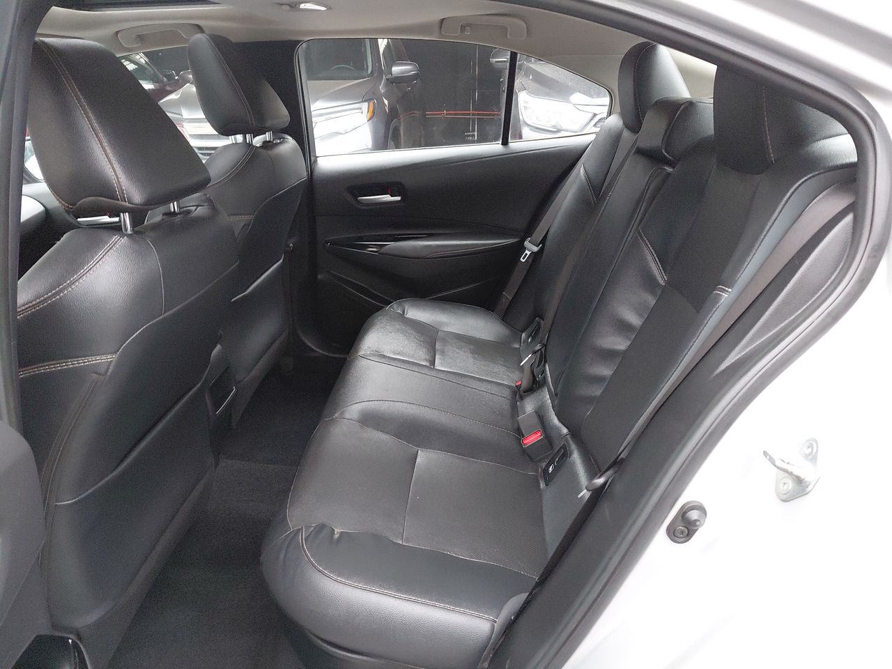 Toyota Corolla — foto 6 de 28