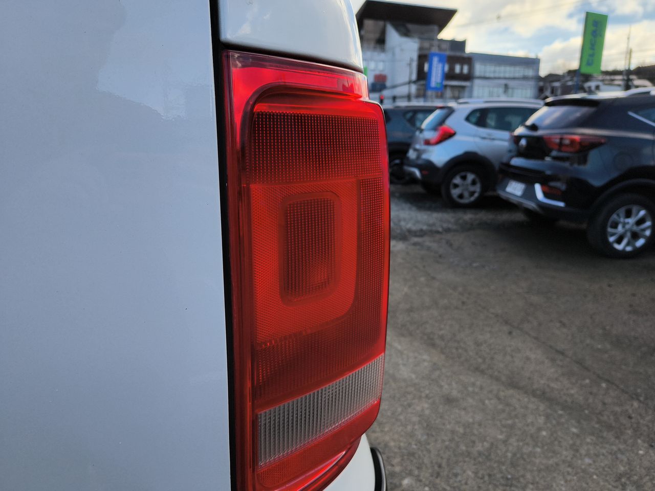 VOLKSWAGEN - 12