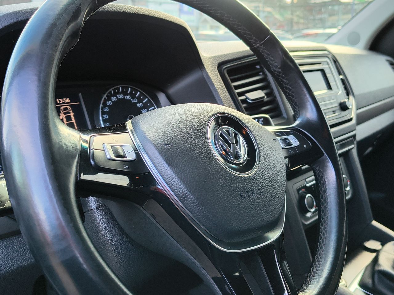 VOLKSWAGEN - 17