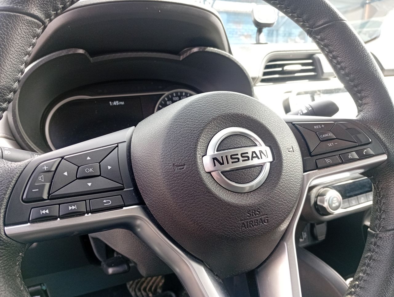 NISSAN - 26