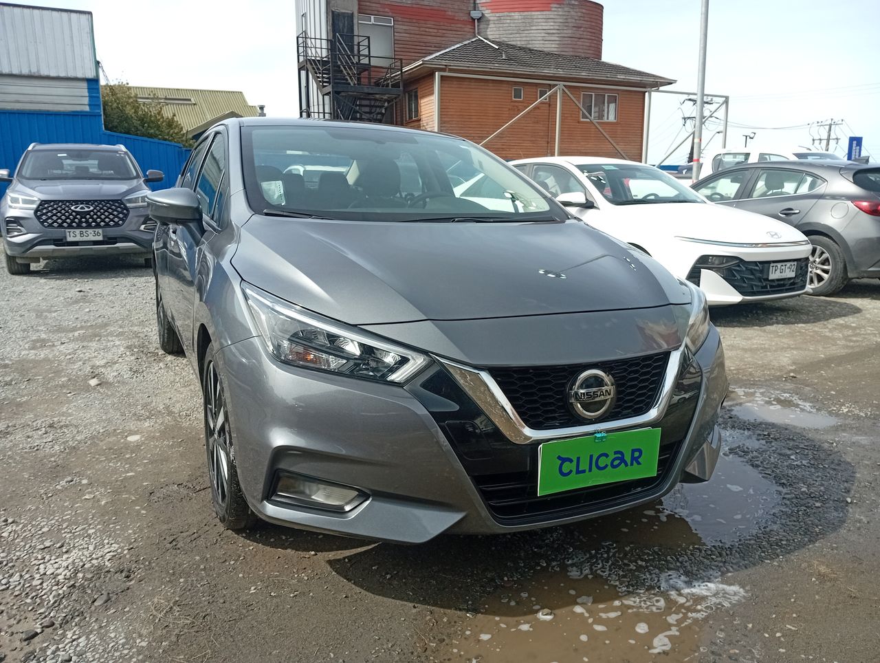 NISSAN - 2