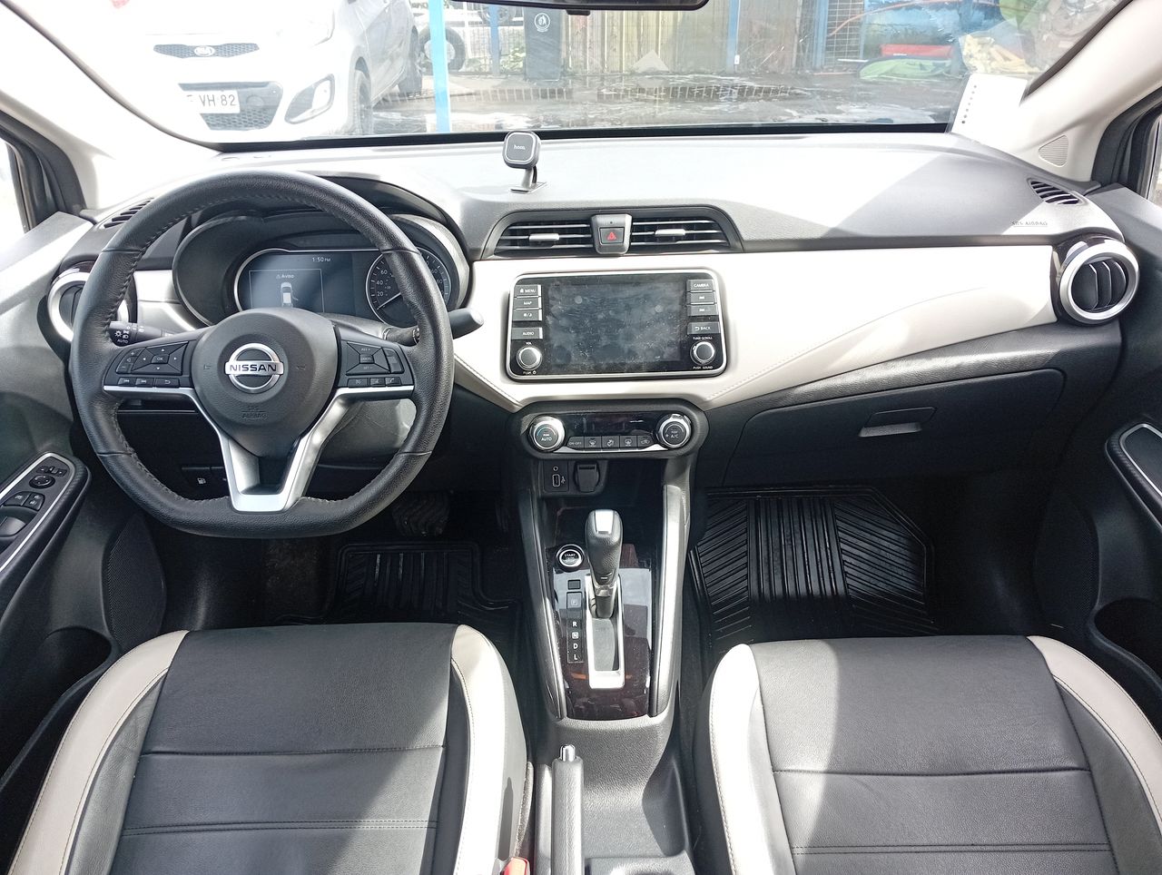 NISSAN - 15