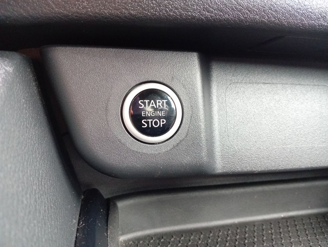 NISSAN - 25