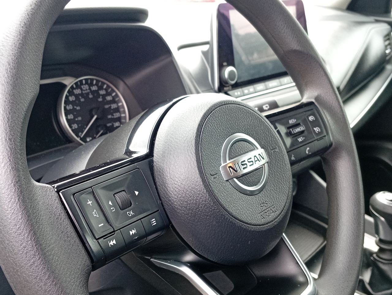 NISSAN - 17
