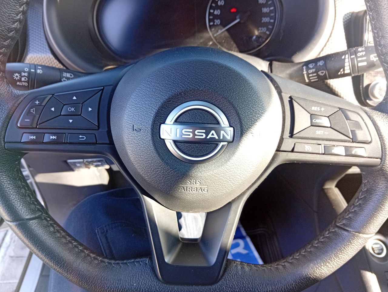 NISSAN - 24