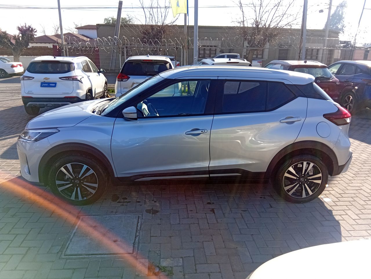 NISSAN - 4