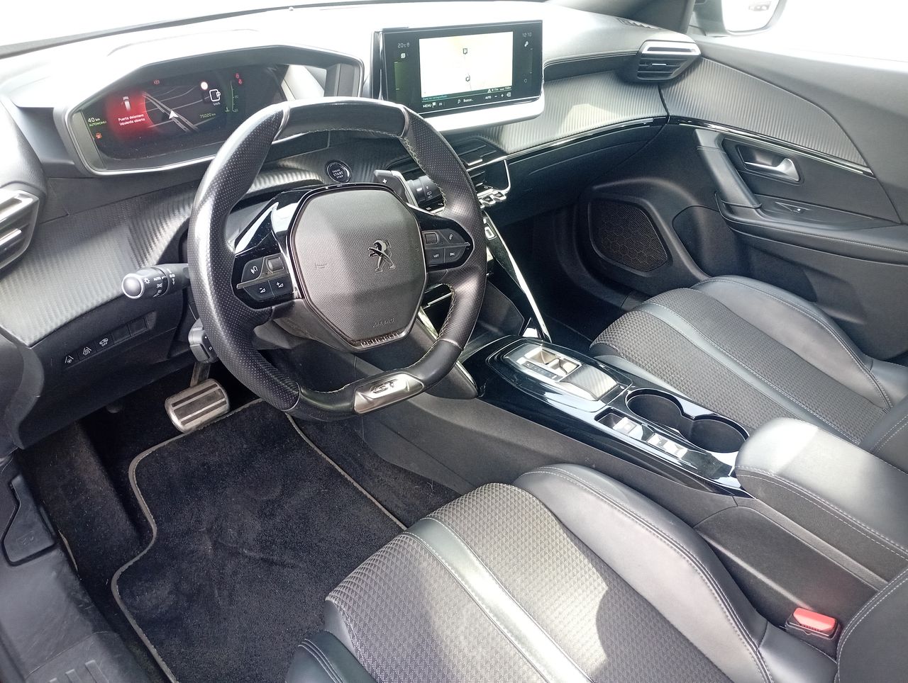PEUGEOT - 8