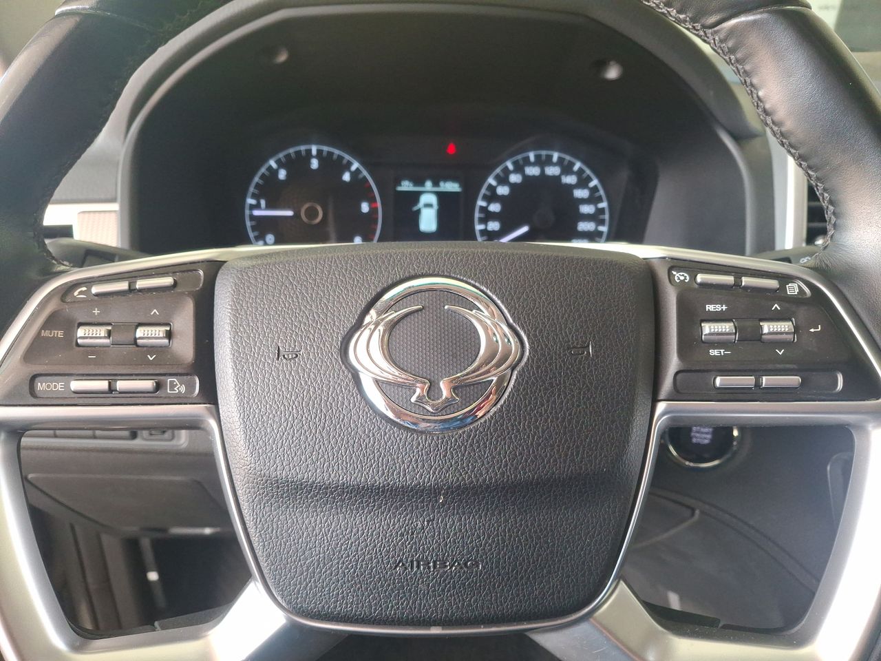 SSANGYONG - 26