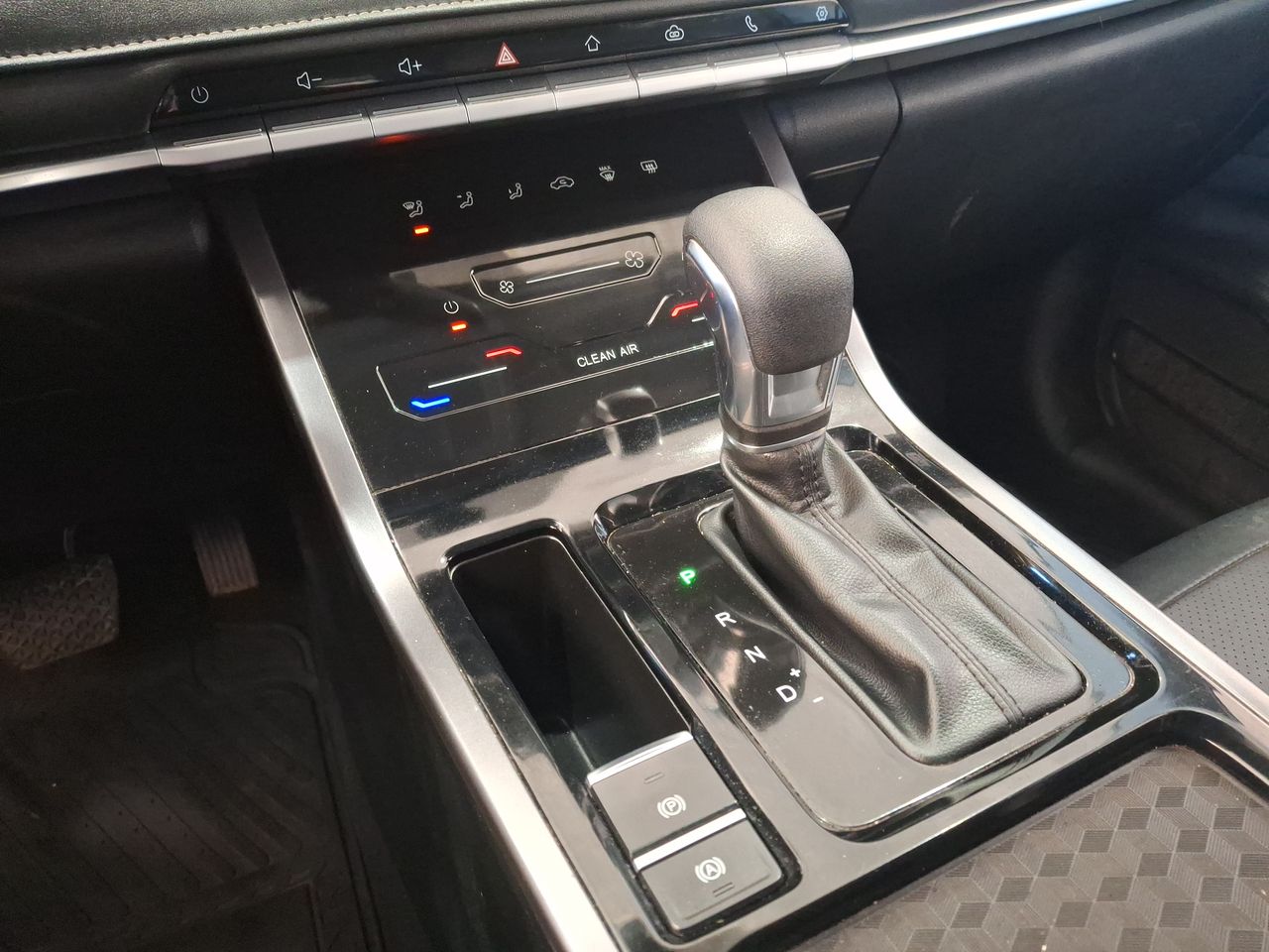 Chery Tiggo 3 Pro — foto 31 de 35
