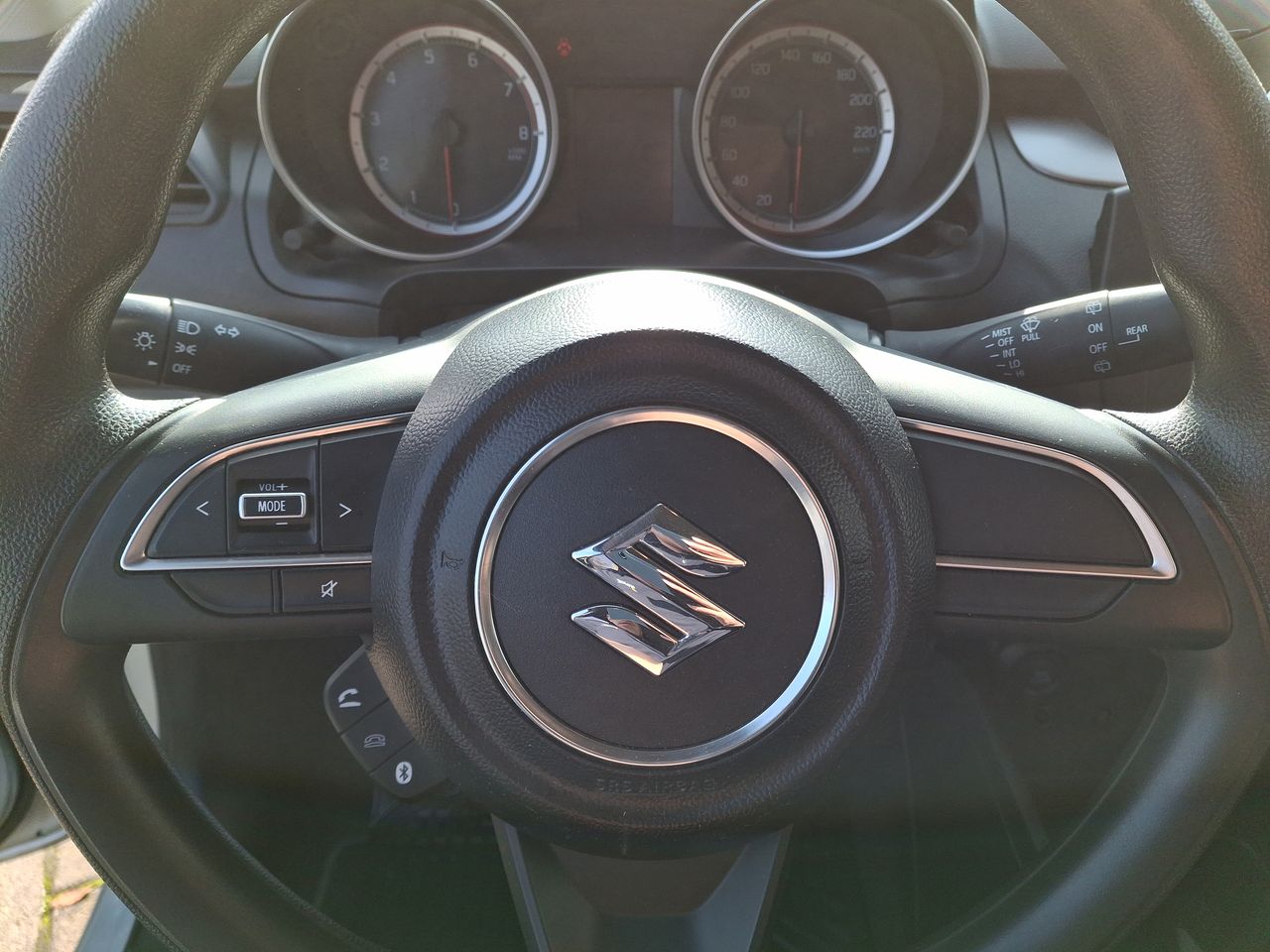 SUZUKI - 16