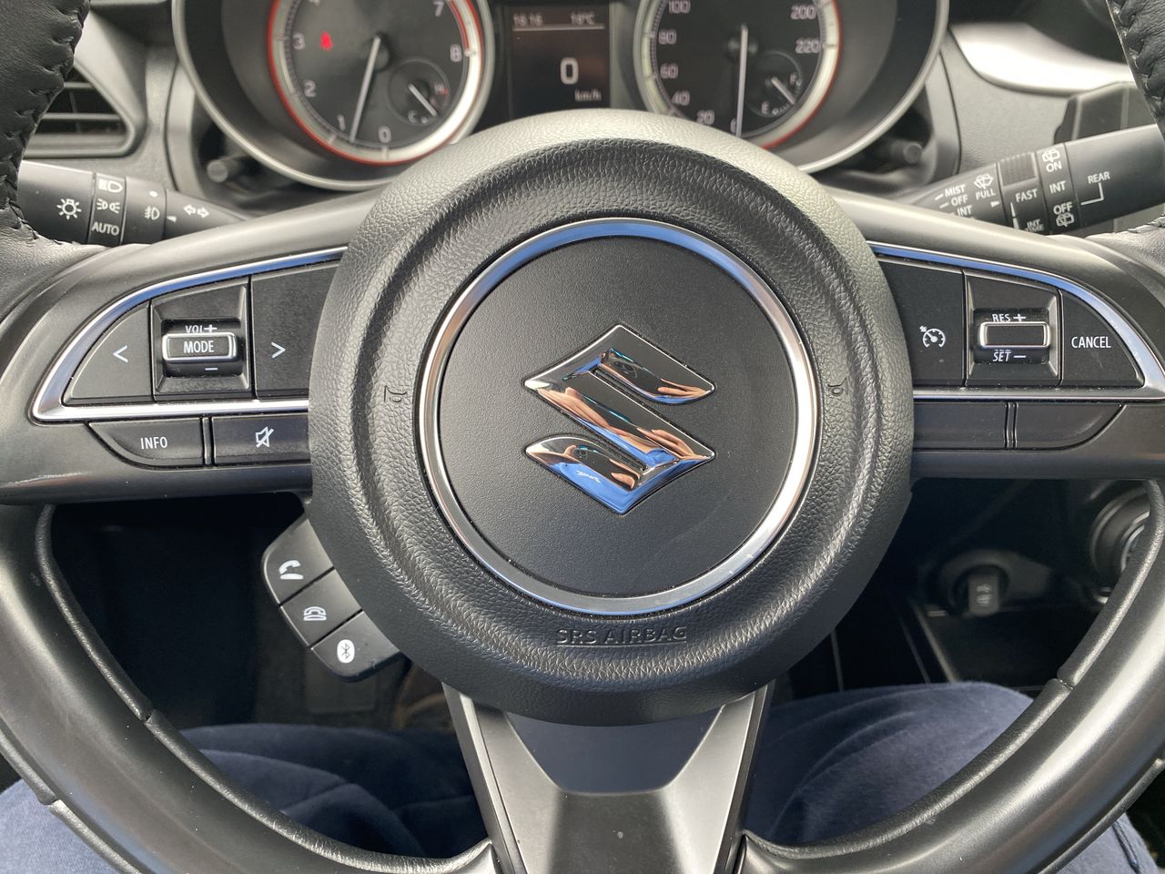 SUZUKI - 25