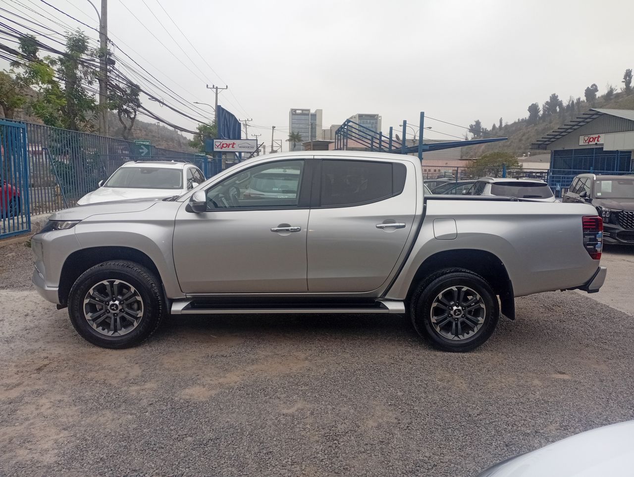 MITSUBISHI - 4