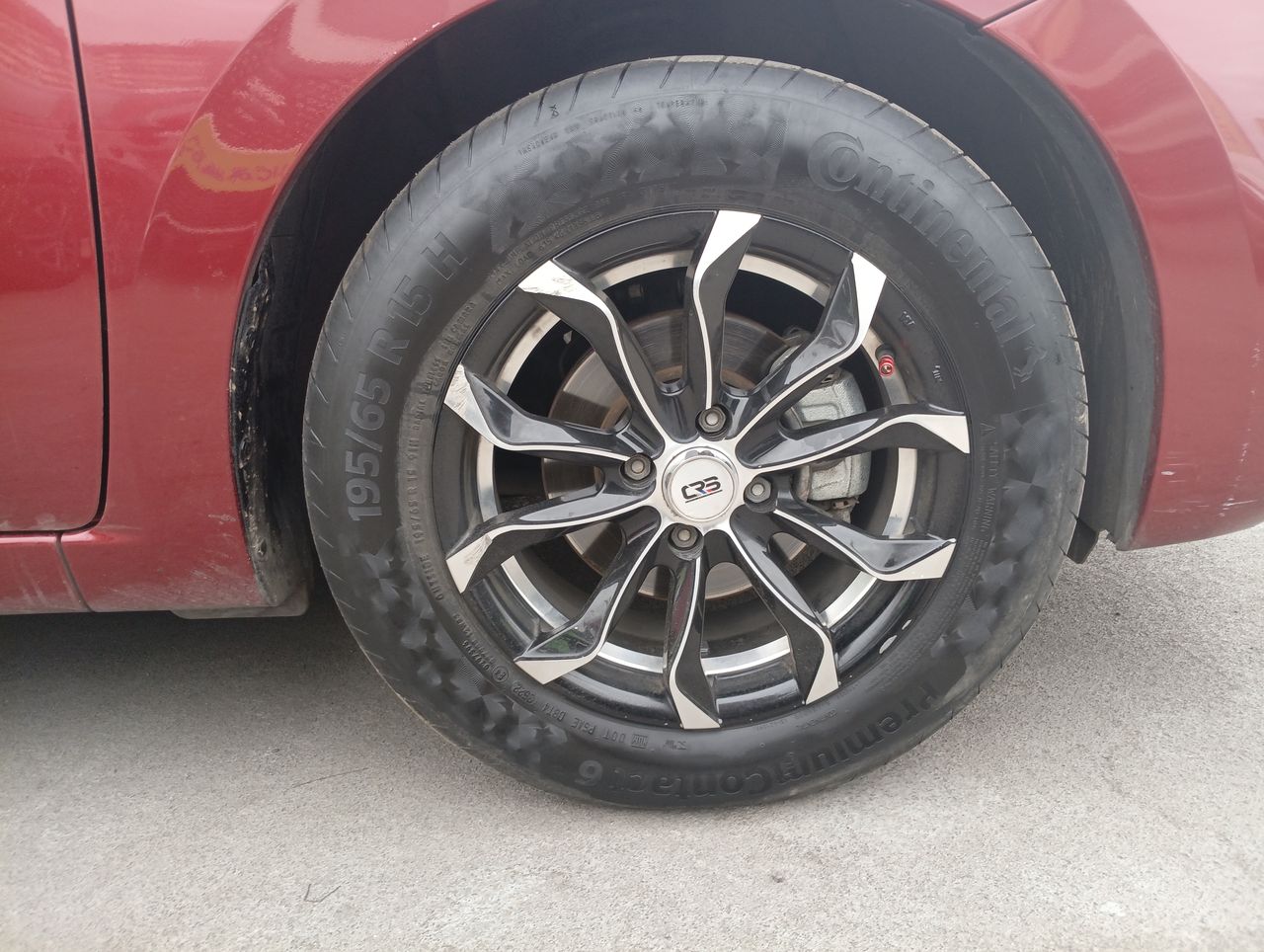 Nissan Versa — foto 10 de 29
