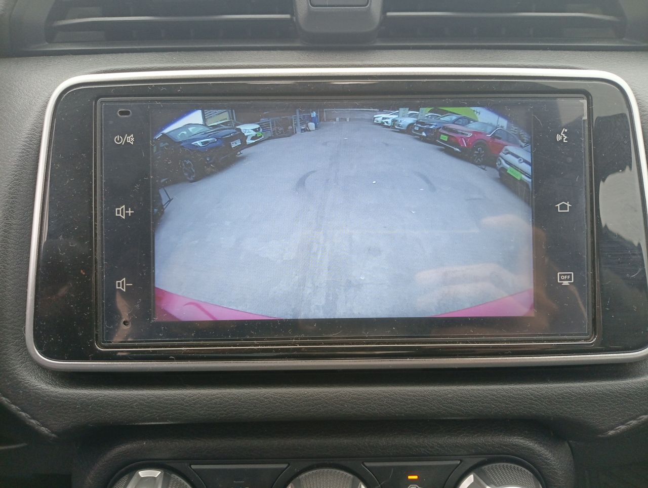 Nissan Versa — foto 23 de 29