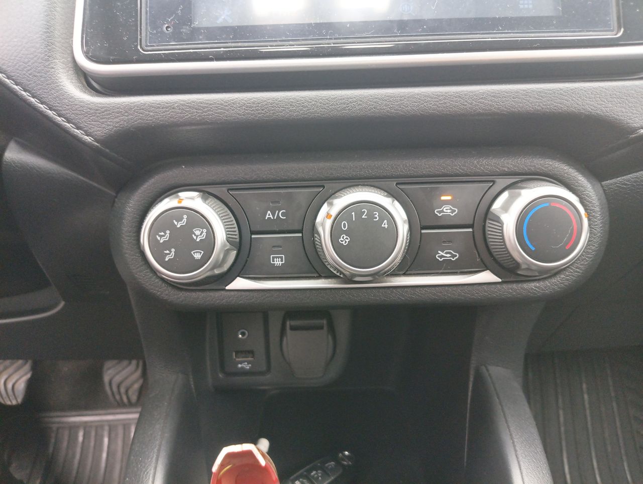 Nissan Versa — foto 24 de 29